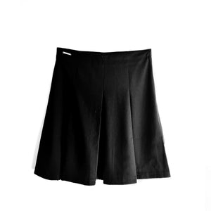 Skirts for Teenage girls and women. Circle Skirts, flippy skirts, A-line Skirts, school skirts, smart casual, School skater skirts, black skater skirt, Black skirts for teenage girls, Girls black skirts, black skirts for school, school uniform skirts. Skirts for work, skirts for college, skirts for sixth form, skirts for uni, casual skirts for teens. Lachere